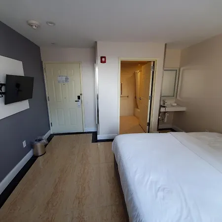 Mayfair Inn And Suites-3